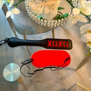 NWOT Hustler Hollywood XOXO Novelty Spanker & Eye Mask set